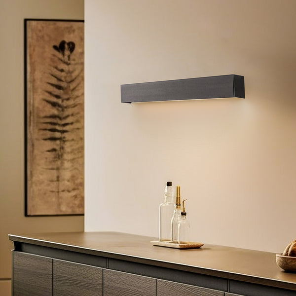 Applique murale Straight S en acier, noir, hauteur 7 cm