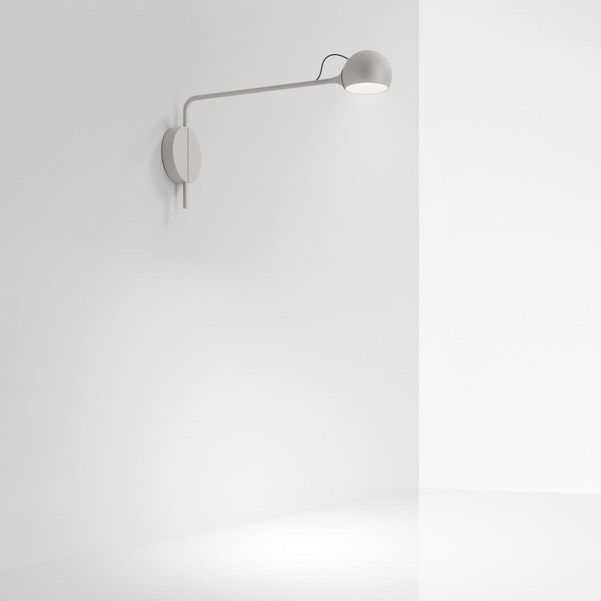 Applique murale LED Ixa en aluminium, gris clair, hauteur 28,5 cm