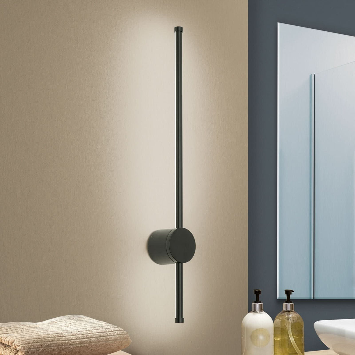 Applique murale LED Ferdinand en aluminium, noir, hauteur 65 cm, IP54