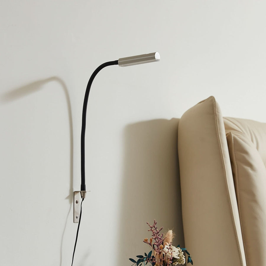 Applique murale LED Flexola en métal, nickel et noir, hauteur 58 cm, 3000 K, 4 W, largeur 3,5 cm