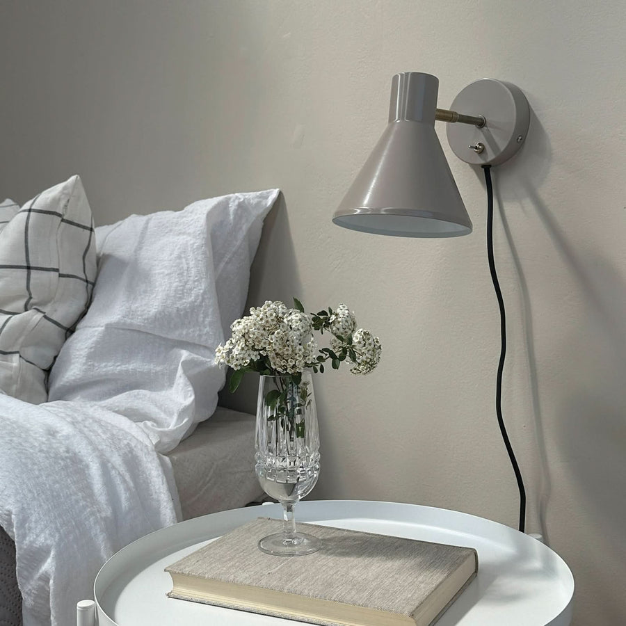 Applique murale Sleep en acier, gris, hauteur 17 cm