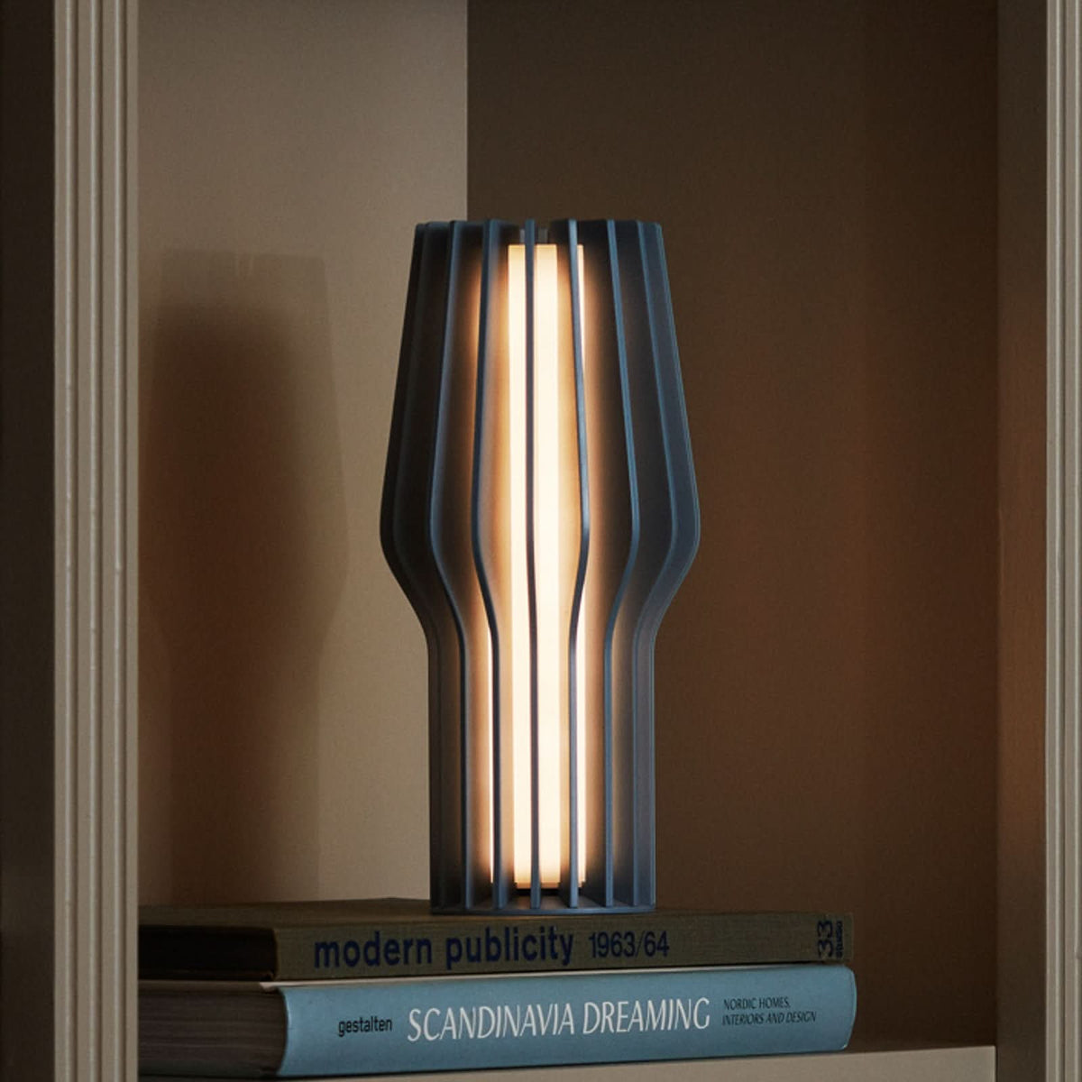 Lampe à poser d'extérieur LED rechargeable Radiant, bleu, Ø 11 cm, IP44