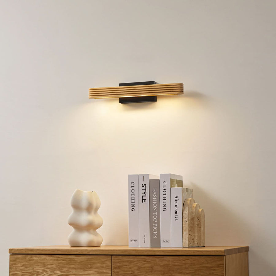 Applique murale LED Lieske en bois, hauteur 8 cm