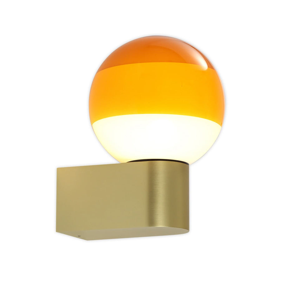 Applique murale LED Dipping Light A1 en verre, ambre et laiton, Ø 12,5 cm