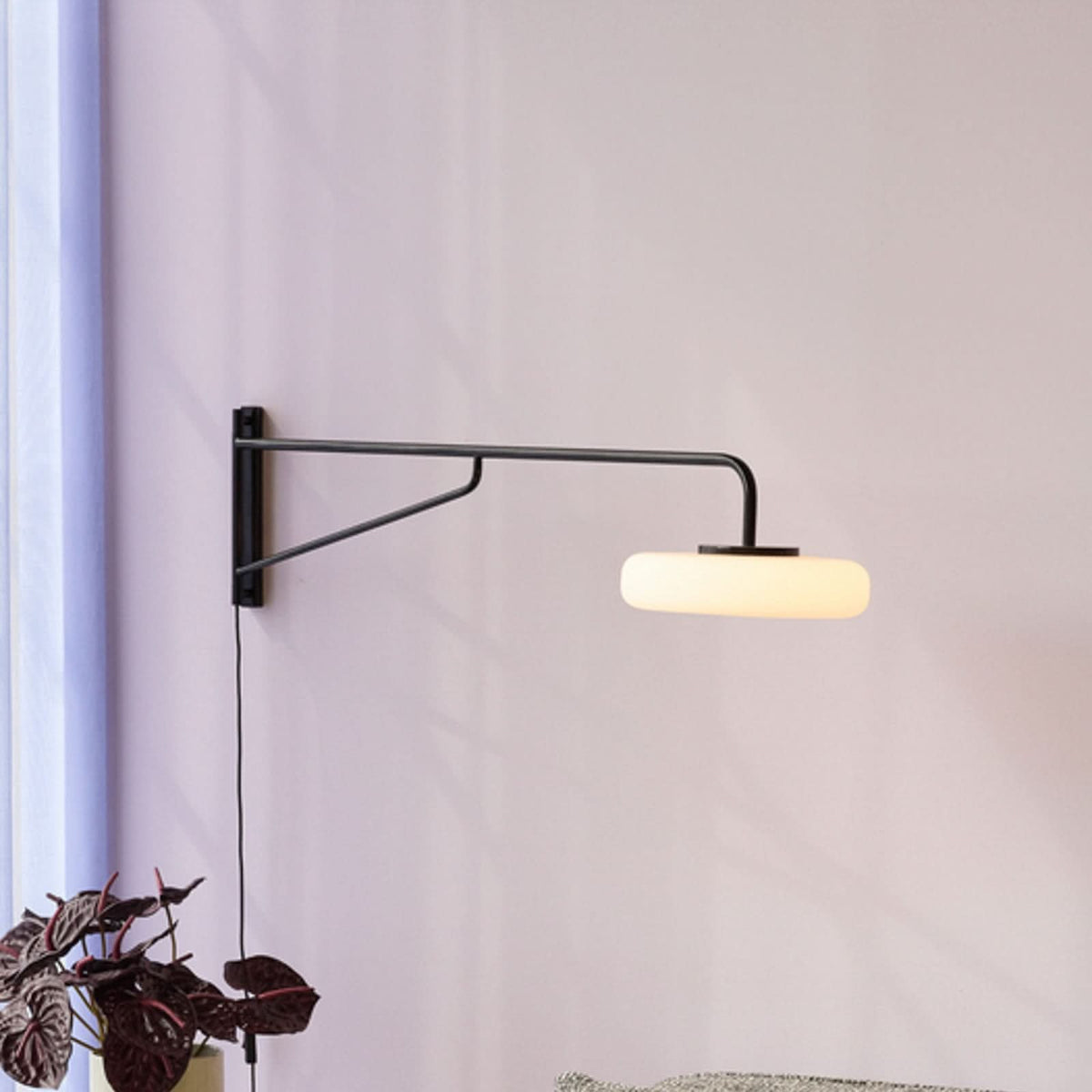Applique murale LED Sway en verre, noir et blanc, hauteur 28 cm