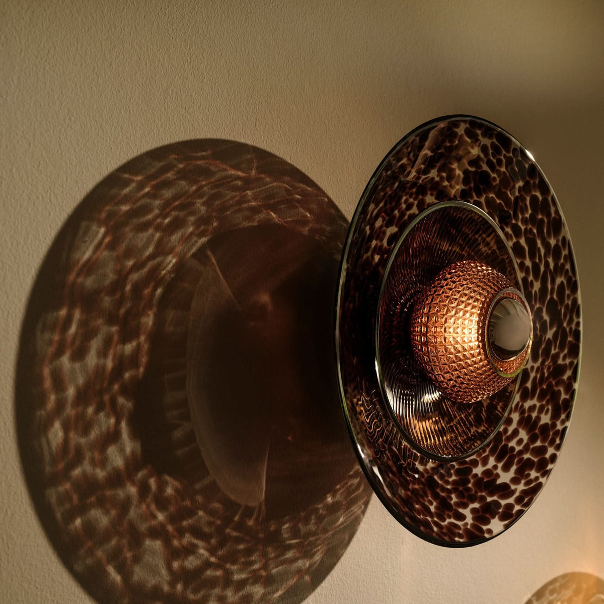 Applique murale Disco Rama en verre, marron, Ø 49 cm
