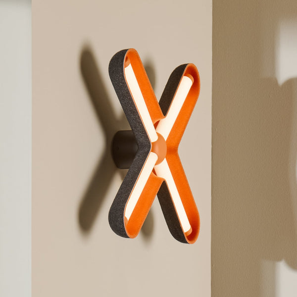 Applique murale LED Fuzz en aluminium, orange et noir, hauteur 50,1 cm