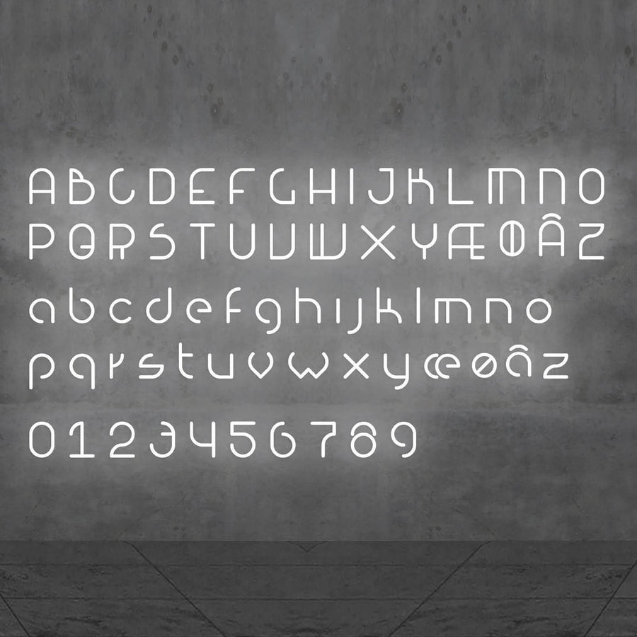 Planche complète de l'alphabet, majuscules, minuscules et chiffres en néon LED blanc.