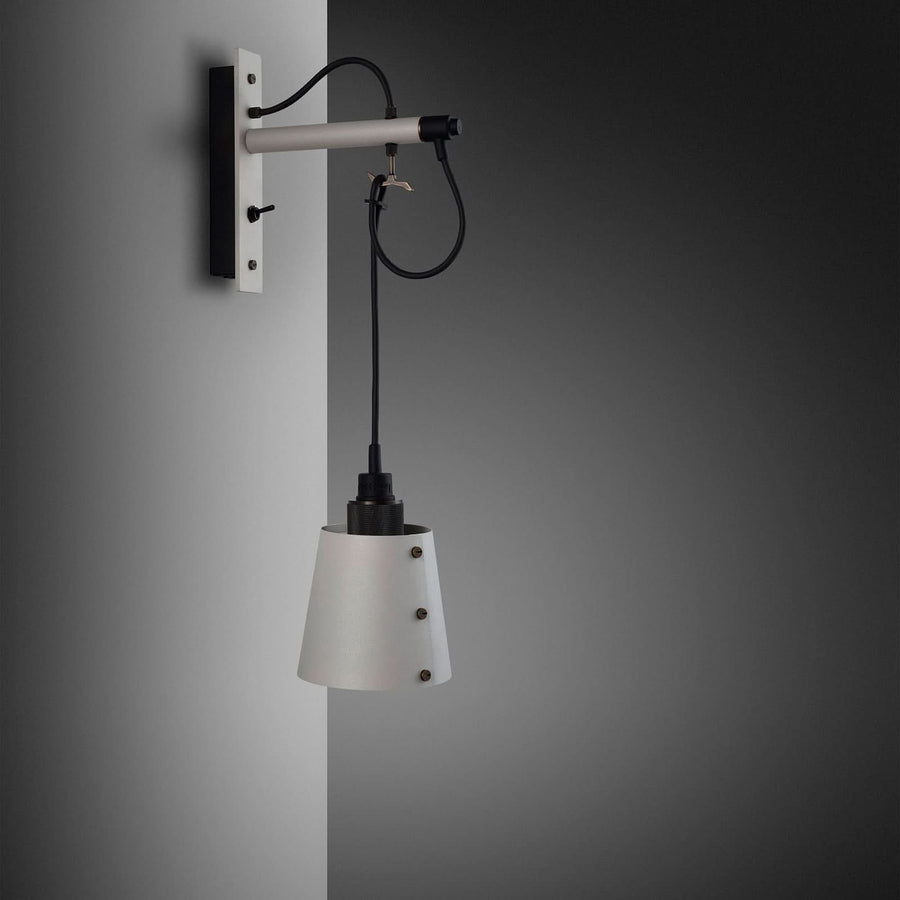 Applique murale Hooked Wall en acier, gris clair et bronze, 40 W, modèle 2