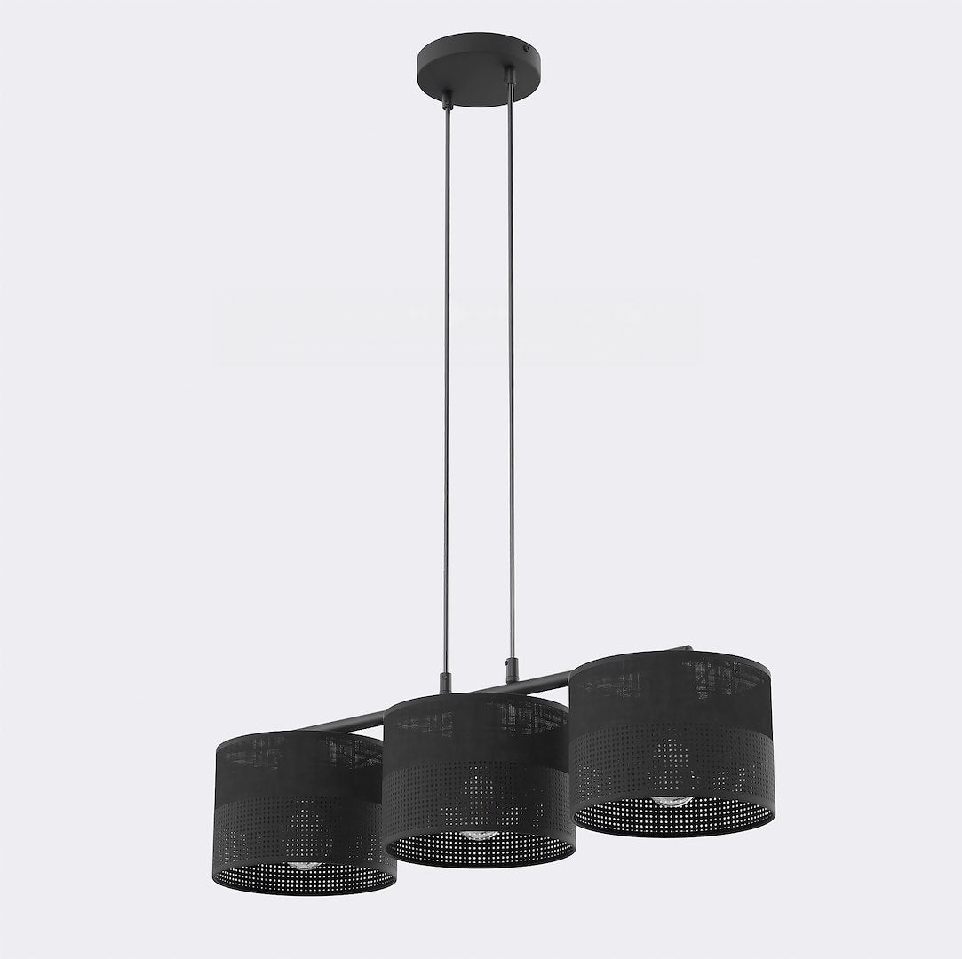 Vue de face du luminaire trois cylindres noirs suspendus, tiges et rosace visibles