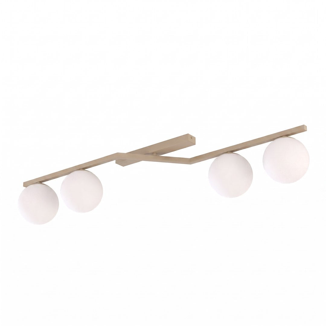 Plafonnier beige à quatre globes de verre blanc, vue de face sur fond blanc