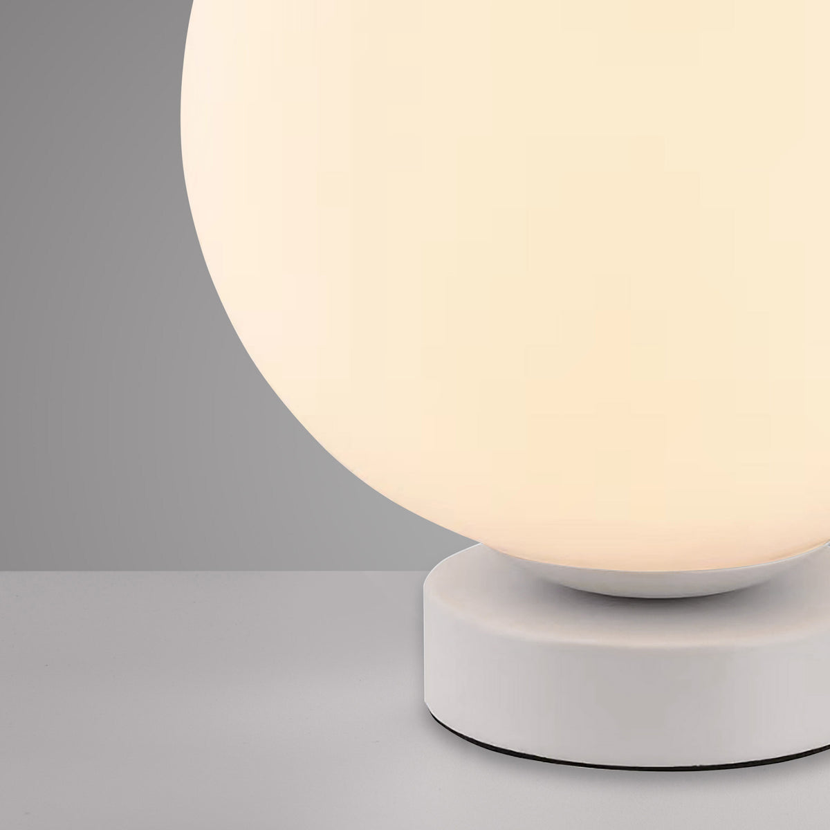Lampe à poser Lolasmart-Bolo blanche, verre