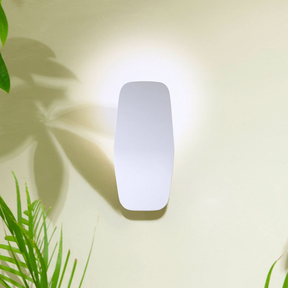 Applique murale LED Ashiya en aluminium, blanc mat, hauteur 27 cm