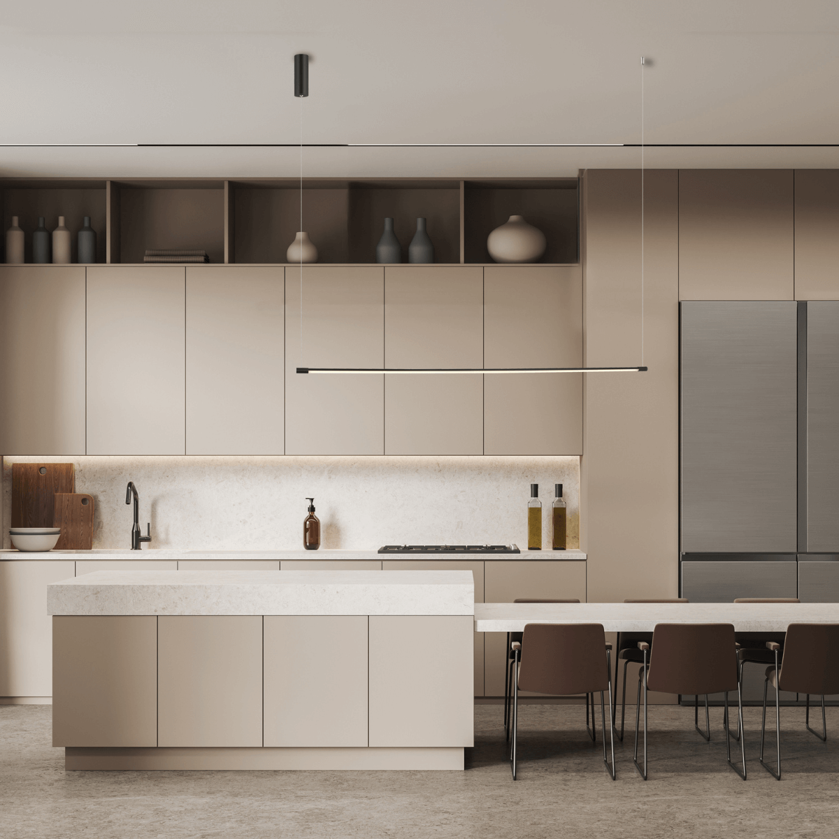 Plan large de la cuisine montrant le luminaire au-dessus du plan de travail