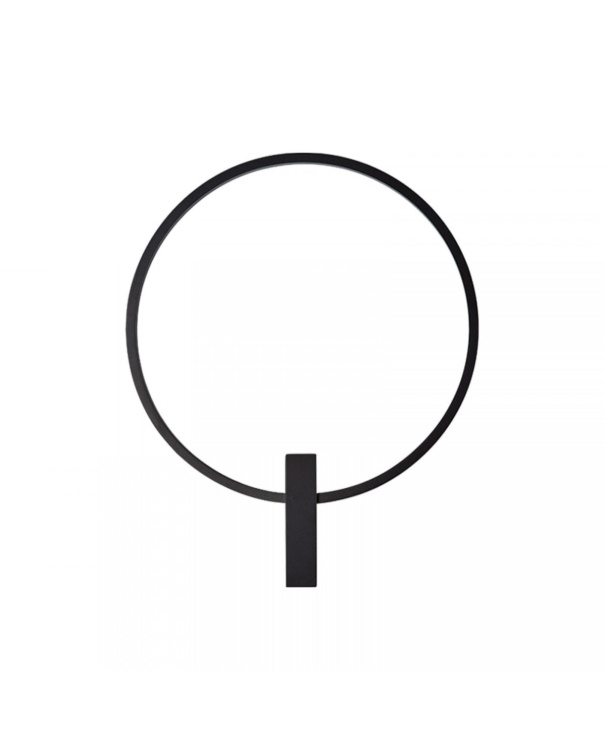 Produit de face, détail du cercle et du support rectangulaire noir mat