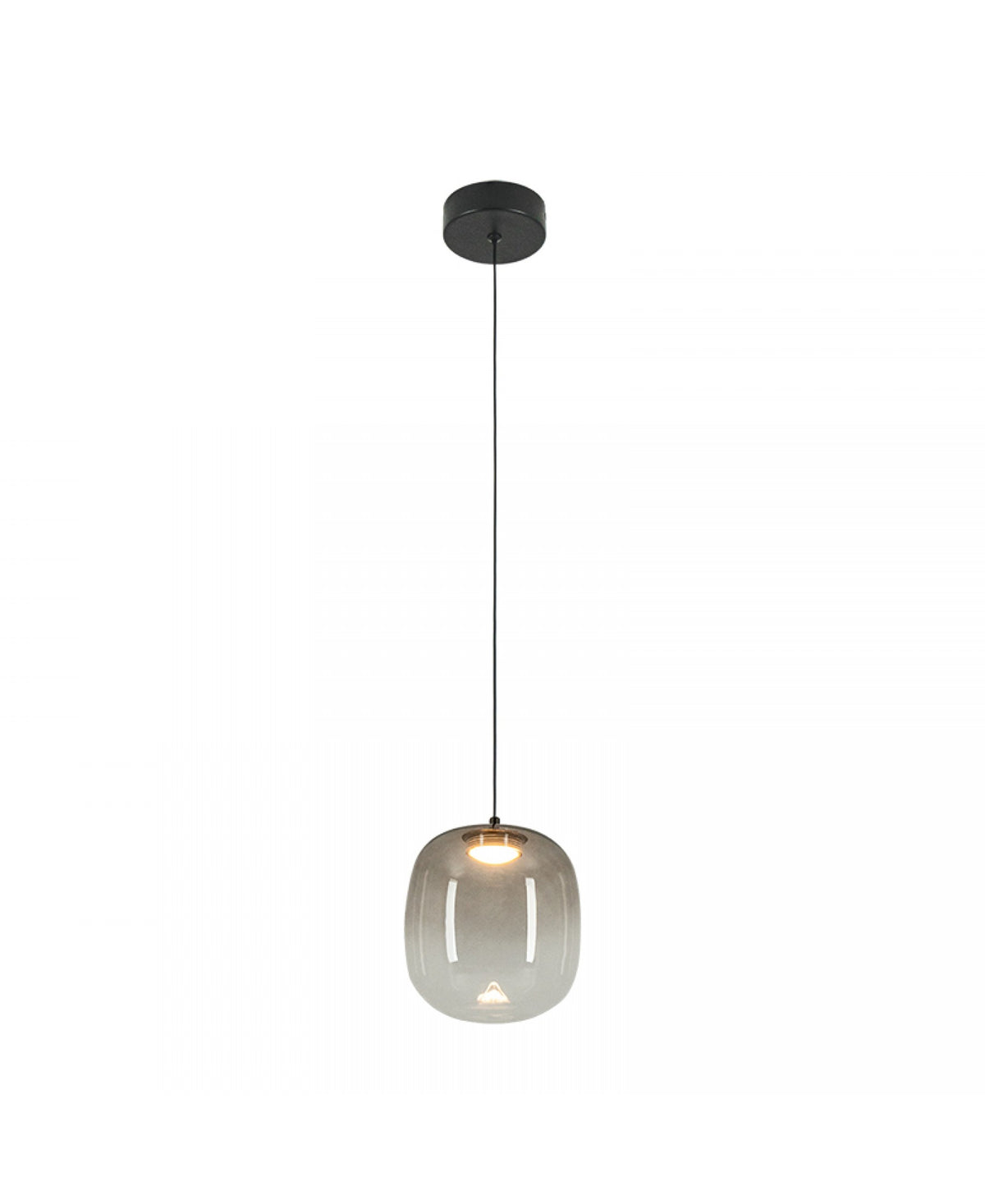Luminaire allumé montrant la source lumineuse chaude traversant le diffuseur en verre fumé