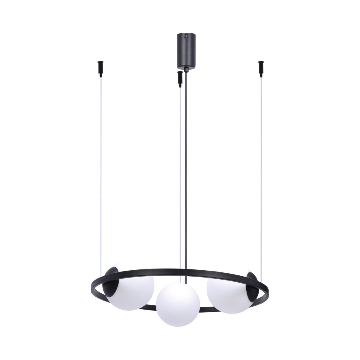 Suspension noire vue de face, anneau portant trois globes de verre opalin blanc