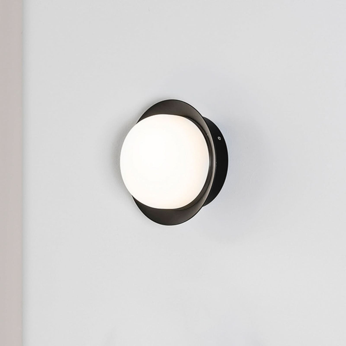 Applique murale LED May IP44 en verre, noir et blanc, Ø 12 cm, IP44