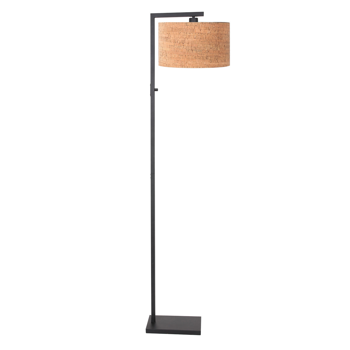 Lampadaire scandinave noir à abat-jour liège naturel Stang, vue d'ensemble – Designix.fr