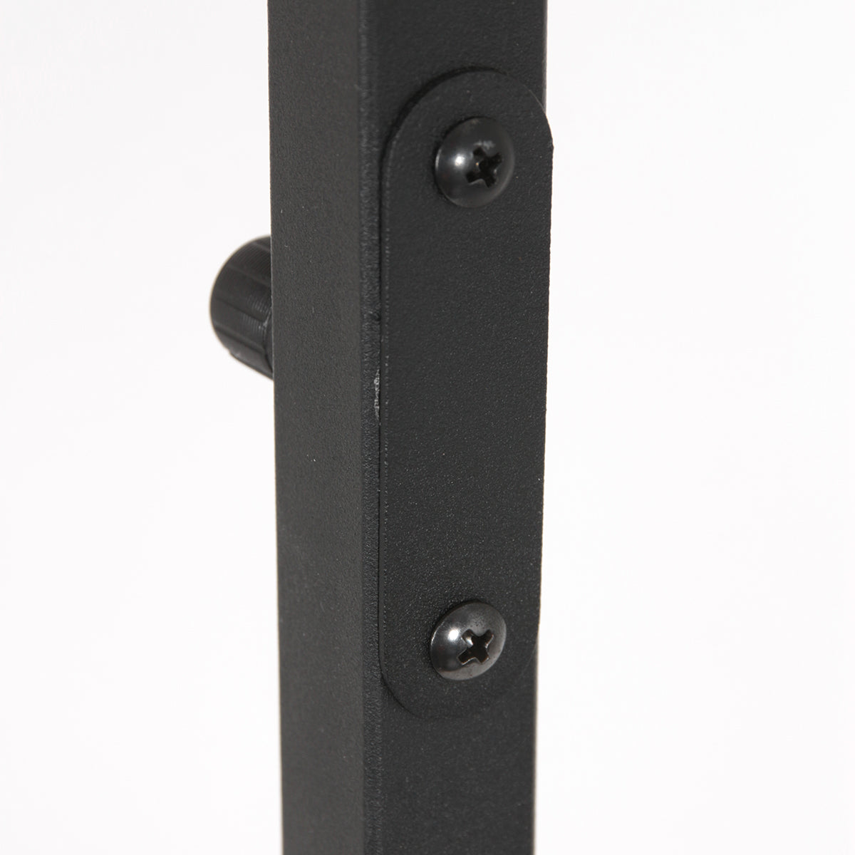 Interrupteur sur le cordon textile du lampadaire scandinave Stang – Designix.fr