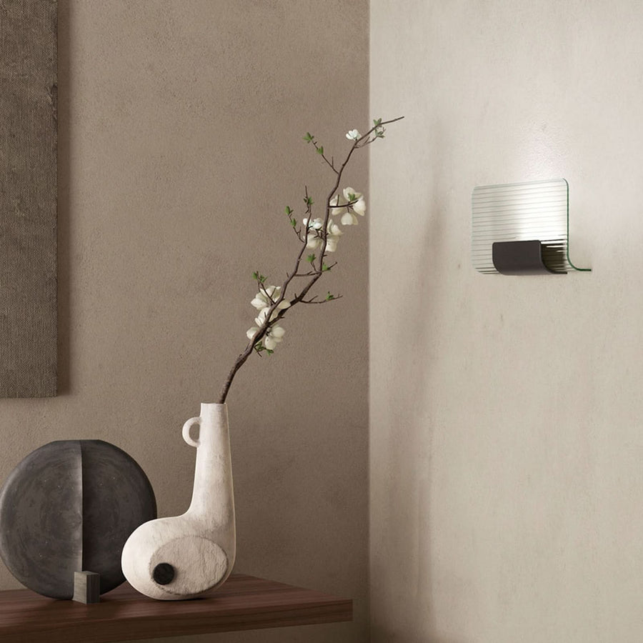 Applique murale LED Nami en verre, transparent et noir, hauteur 18 cm