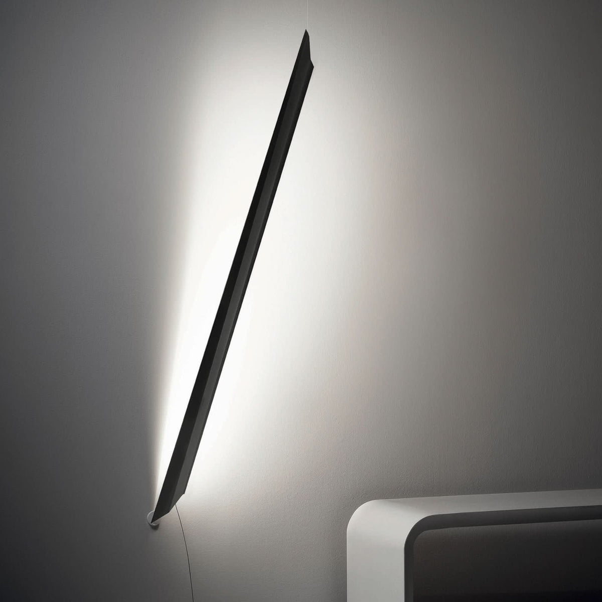 Applique murale LED Schegge en aluminium, noir mat, hauteur 160 cm