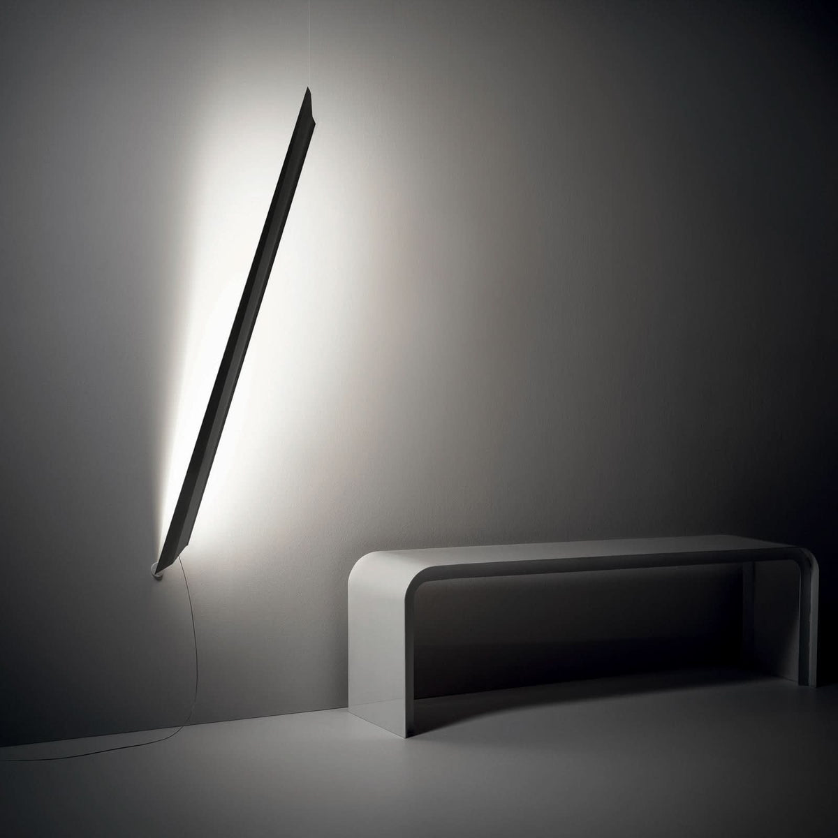 Applique murale LED Schegge en aluminium, noir mat, hauteur 160 cm