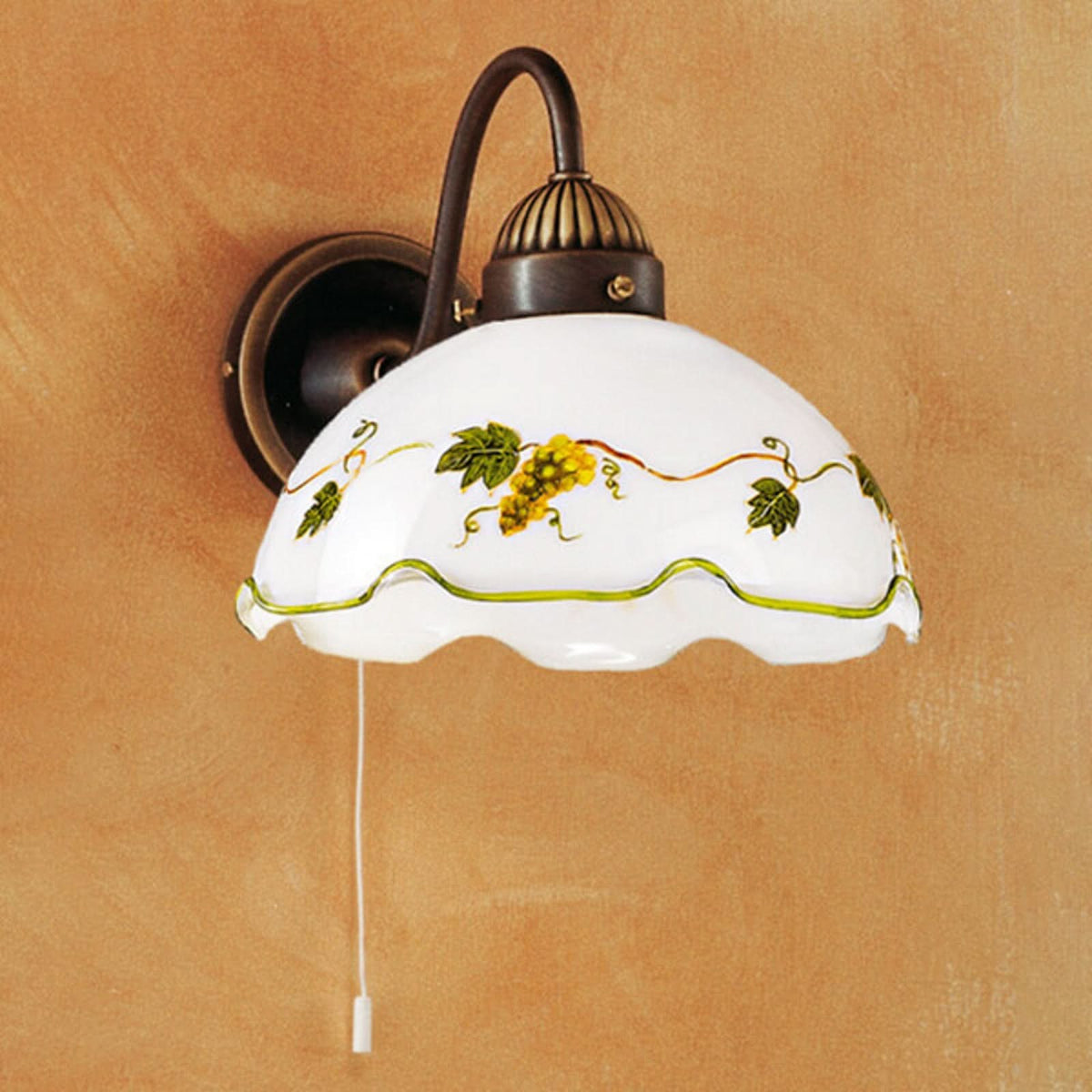 Applique murale Nonna en verre, laiton ancien et blanc, hauteur 20 cm, 75 W, largeur 20 cm, modèle 2