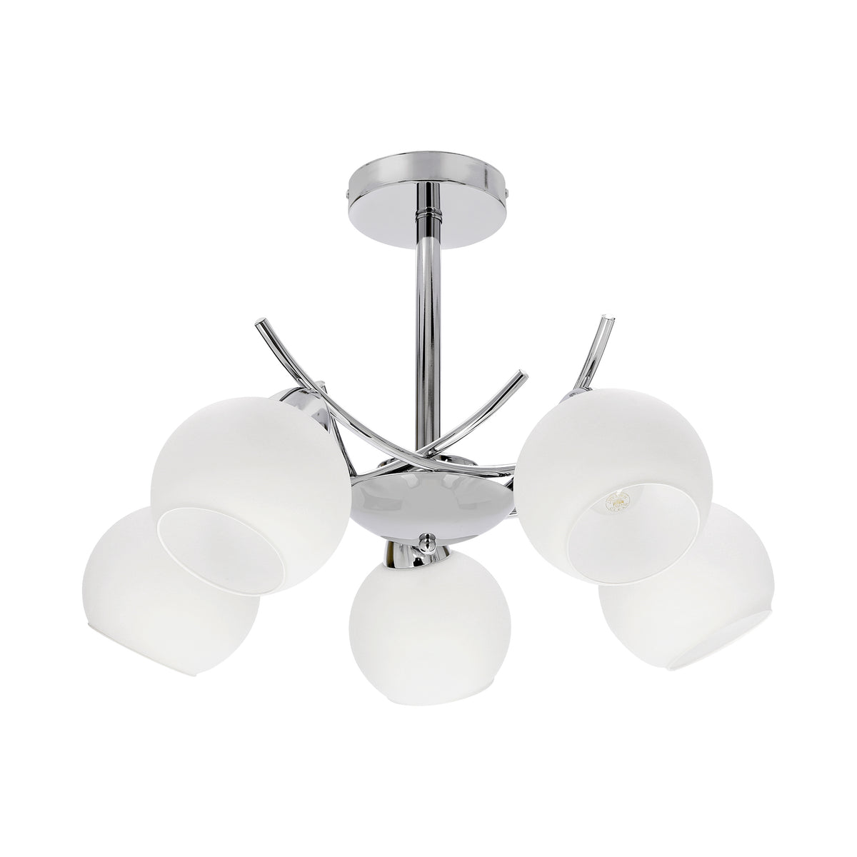 Suspension cinq globes en verre opalin blanc sur bras chrome, vue de face sur fond blanc