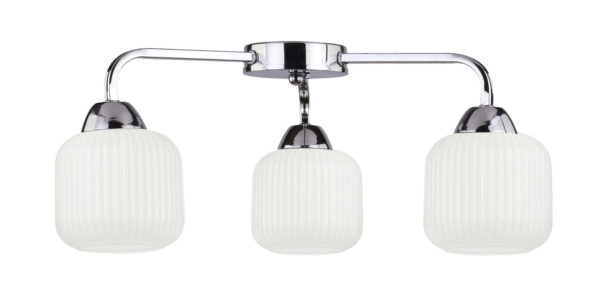 Plafonnier trois lumières en métal chromé brillant avec diffuseurs en verre blanc strié