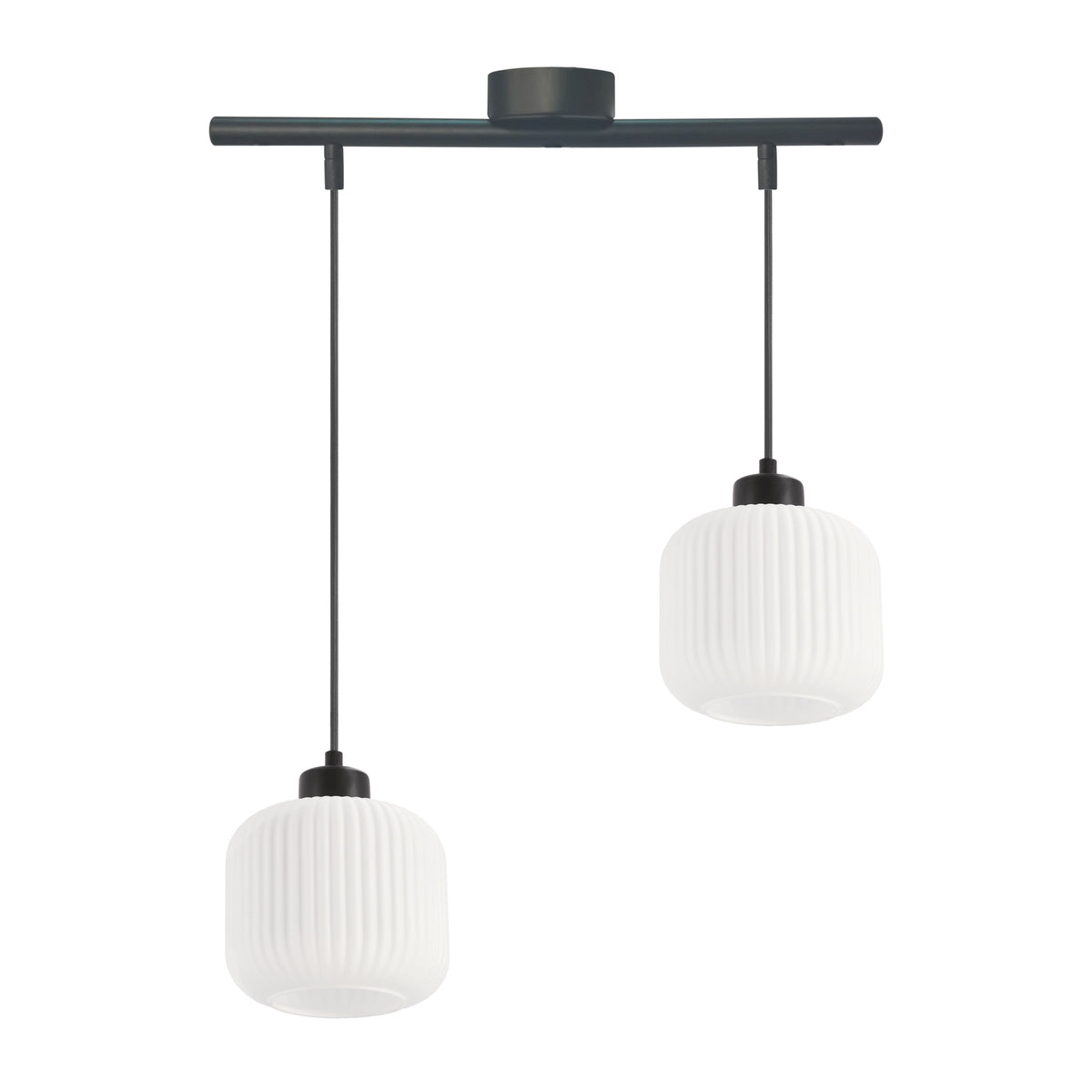 Suspension deux lumières, abat-jour verre blanc côtelé et structure métal noir sur fond blanc