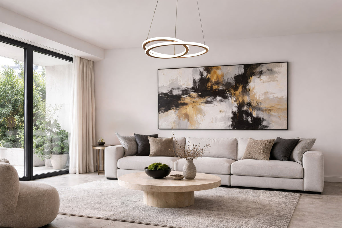 Mise en ambiance du luminaire suspendu dans un salon contemporain et lumineux