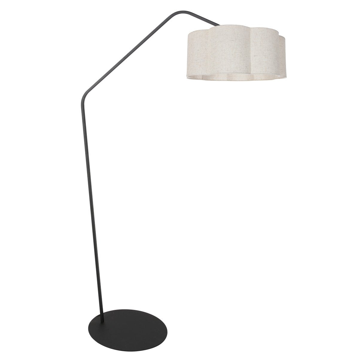 Lampadaire noir vu de face, tige fine recourbée et abat-jour crème festonné.
