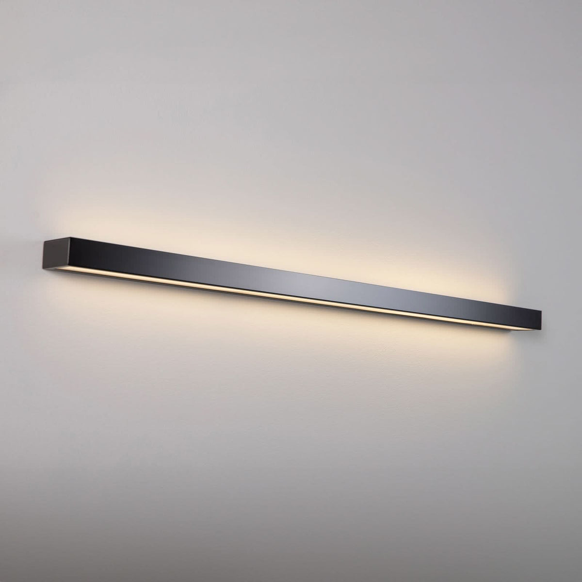 Applique murale LED Mera en acier, noir et blanc, hauteur 4,5 cm, 3000 K, 28 W