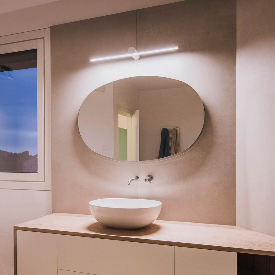 Applique murale LED Slight AP 72 en métal, blanc mat, hauteur 6 cm