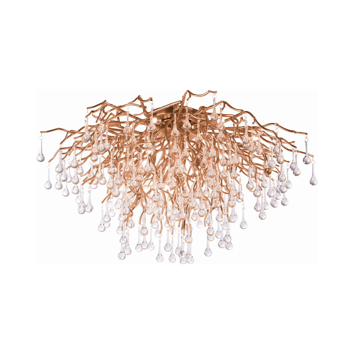 Plafonnier branches dorées et gouttes de verre sur fond blanc