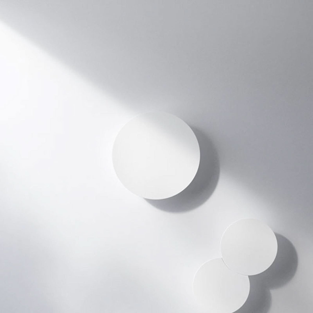 Applique murale LED Collide H2 en aluminium, blanc mat, Ø 33 cm, 2700 K