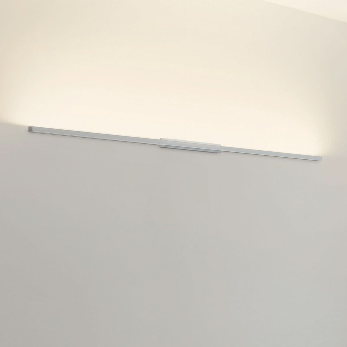 Applique murale LED SpinaLED 120cm en aluminium, chromé et blanc, hauteur 6,2 cm
