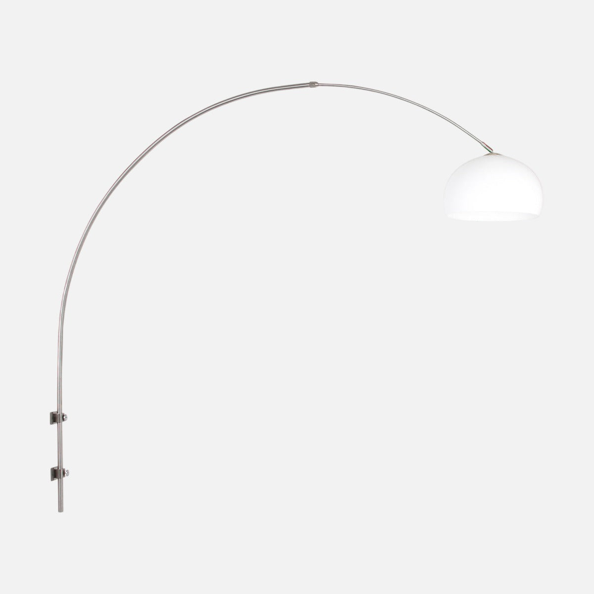 Applique murale boule blanche en arc acier brossé Sparkled Light, vue d'ensemble sur fond gris