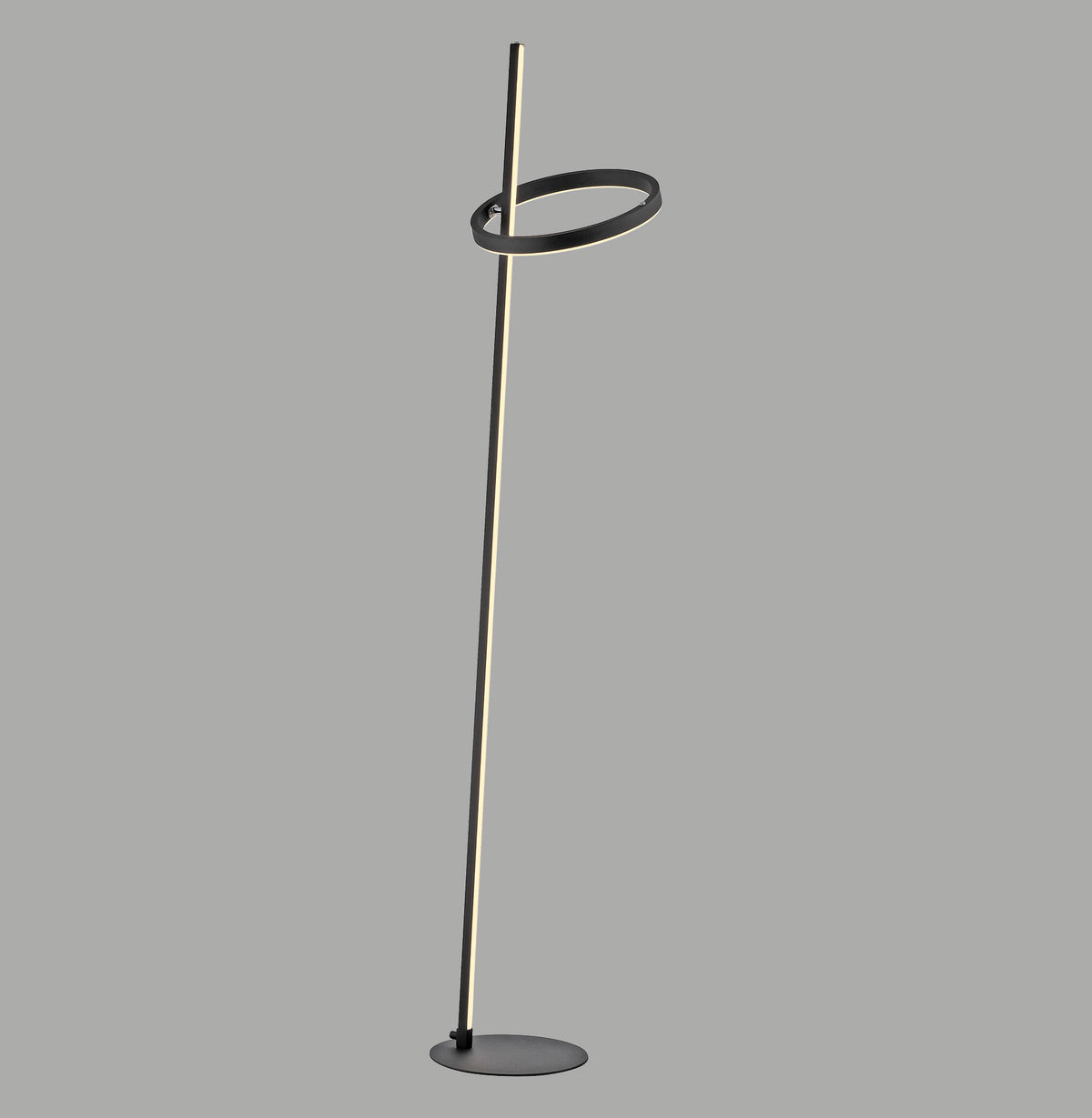 Lampadaire noir vu de face, tige lumineuse traversée d'un anneau croisé