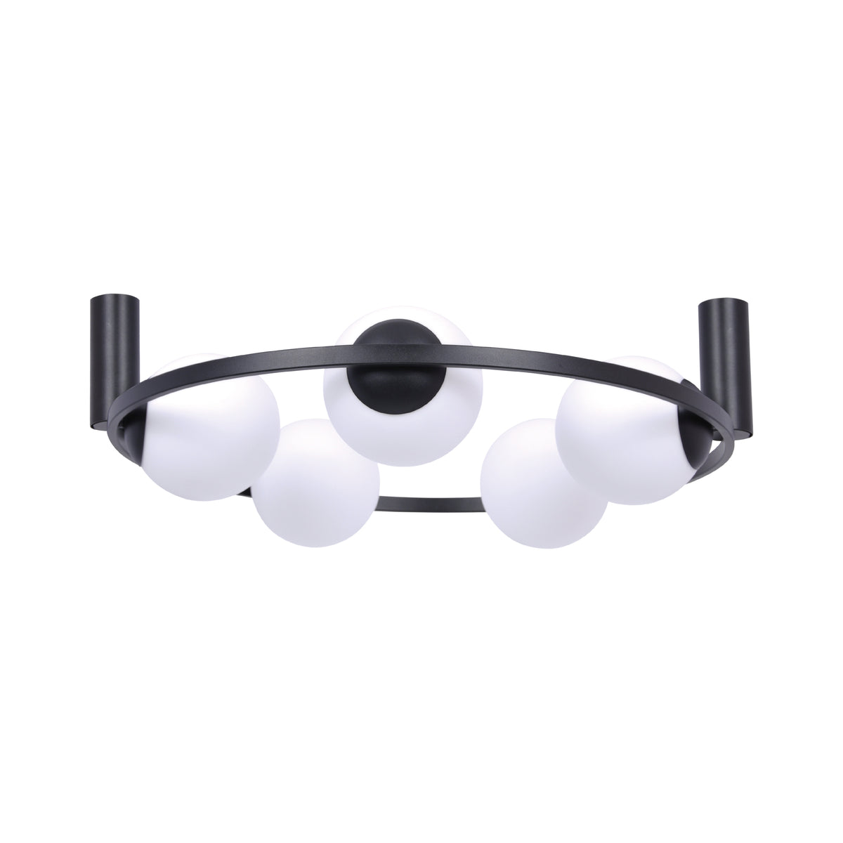 Vue de face du plafonnier noir avec cinq globes en verre opalin