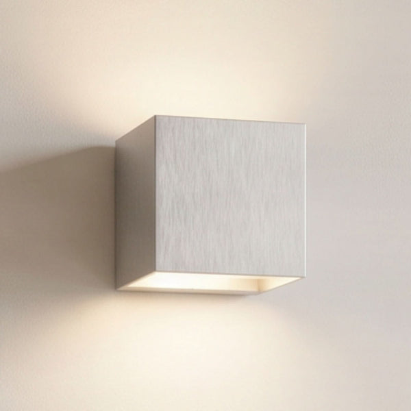 Applique murale Zuzana en aluminium, hauteur 9,7 cm, 8 W, largeur 9,7 cm
