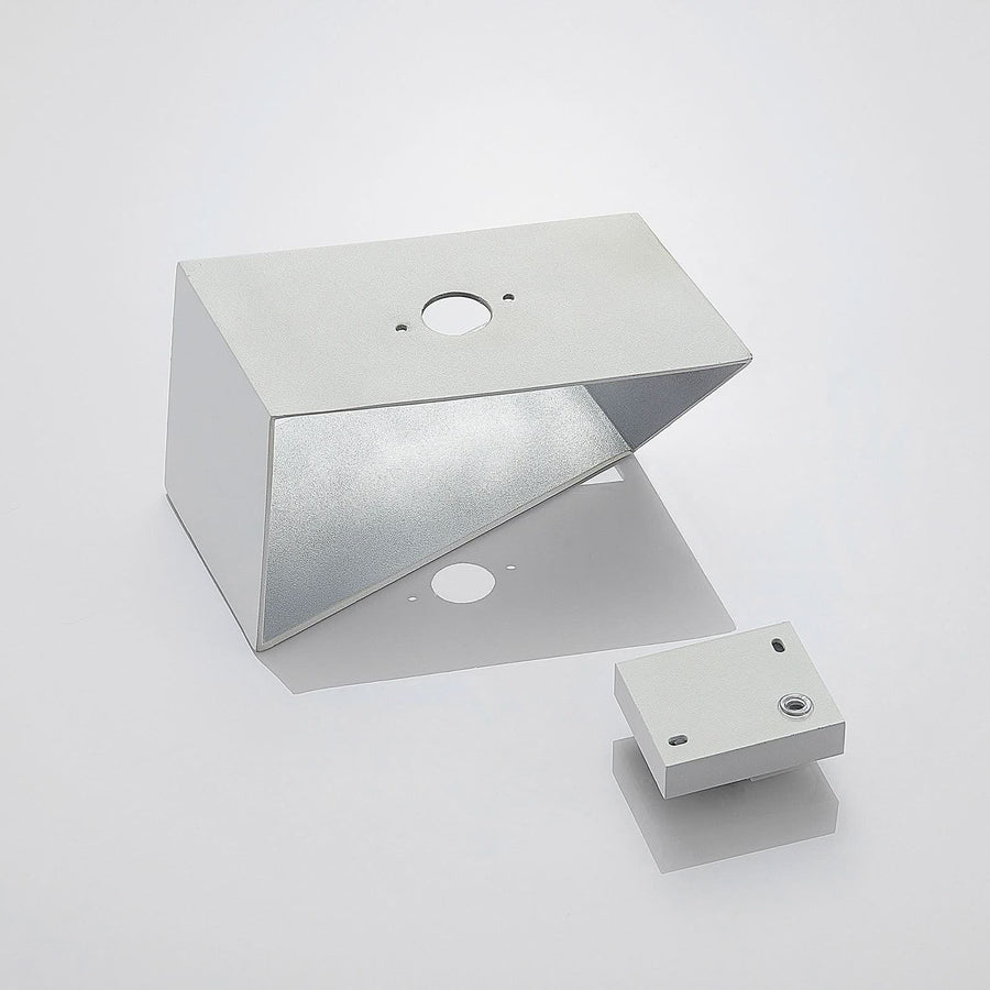 Applique murale Assona en aluminium, argenté et blanc, hauteur 16,5 cm
