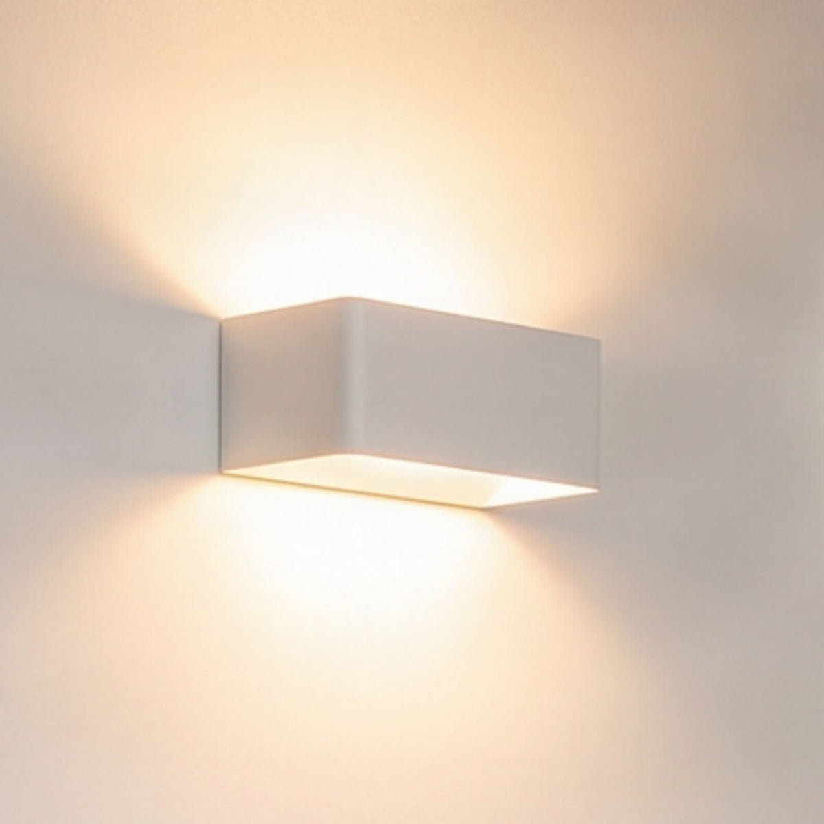 Applique murale LED Karam en aluminium, blanc, hauteur 8 cm, 3000 K, 5,5 W