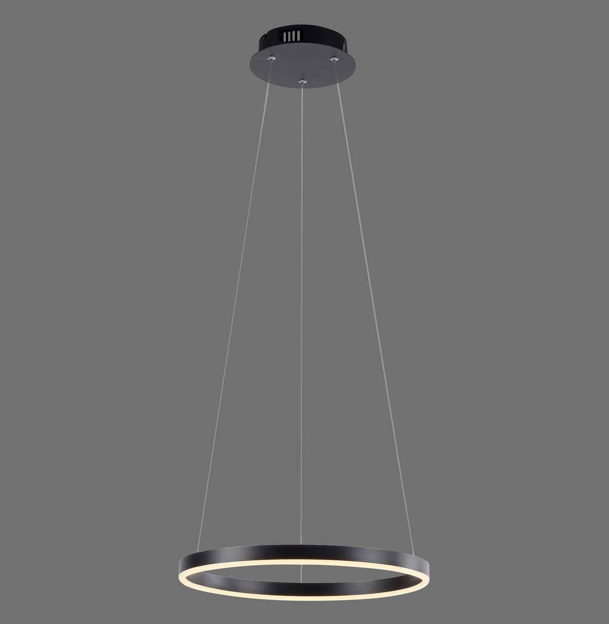 Suspension annulaire anthracite suspendue par trois câbles, vue de face sur fond gris.