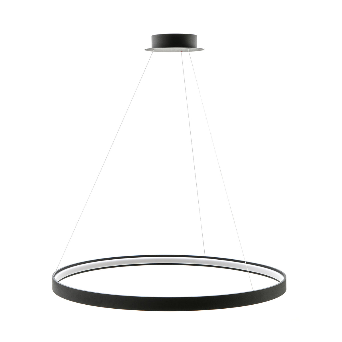 Suspension noire en forme d'anneau circulaire, vue de face sur fond blanc.