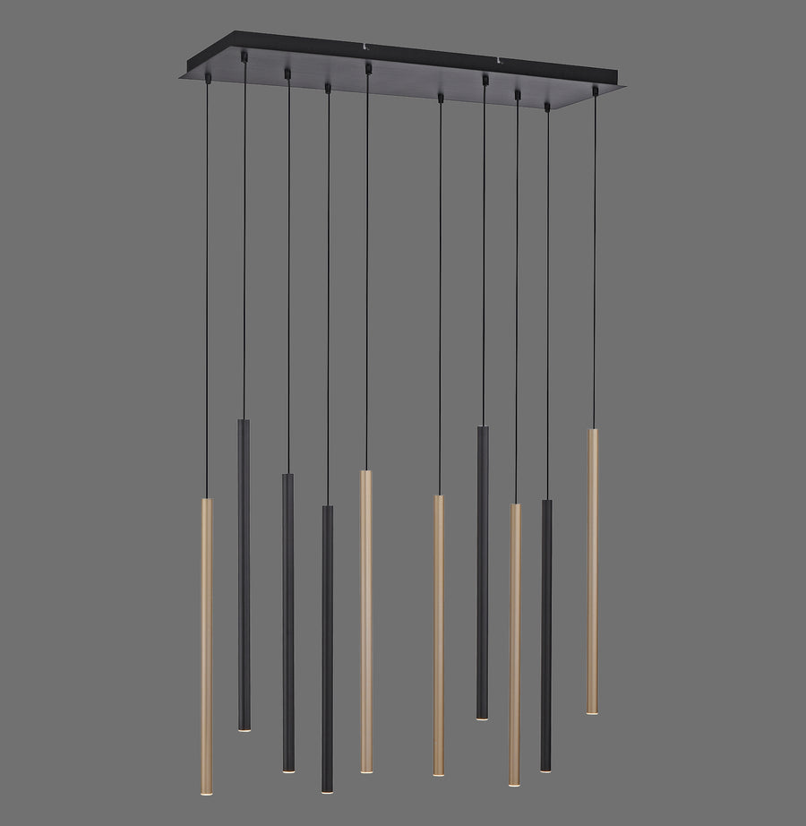 Vue de face du luminaire, dix tubes verticaux laiton et noirs suspendus