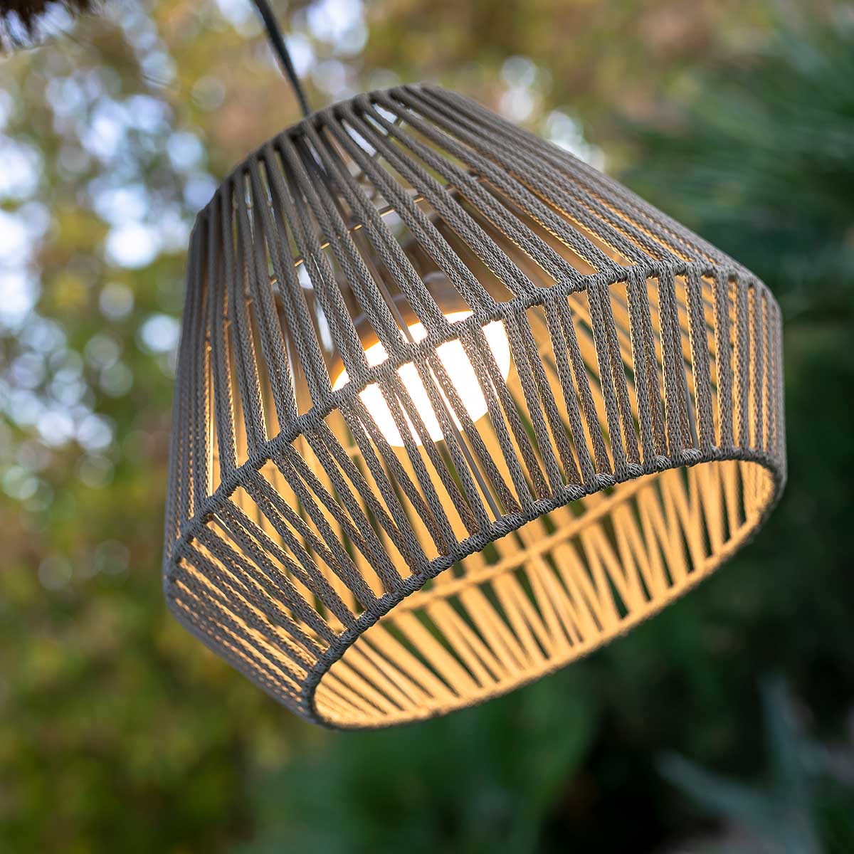 Suspension sans fil Conta Hang en PVC recyclé
