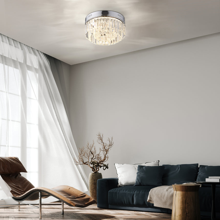 Plafonnier installé au plafond d'un salon moderne avec canapé bleu et fauteuil