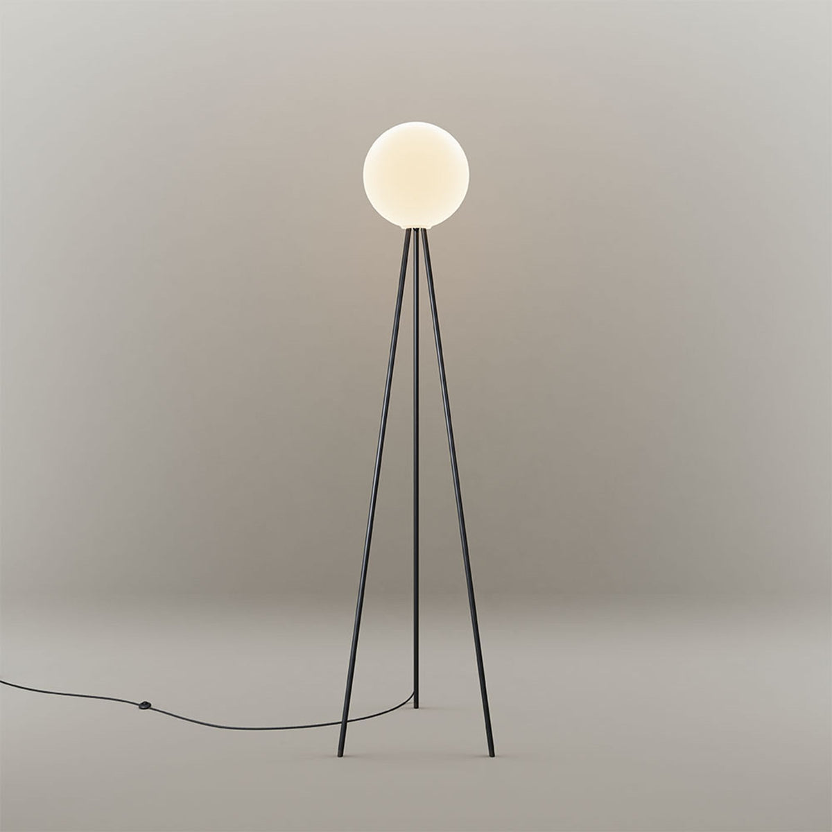 Lampadaire trépied Orb Tripod globe en verre, H 160 cm